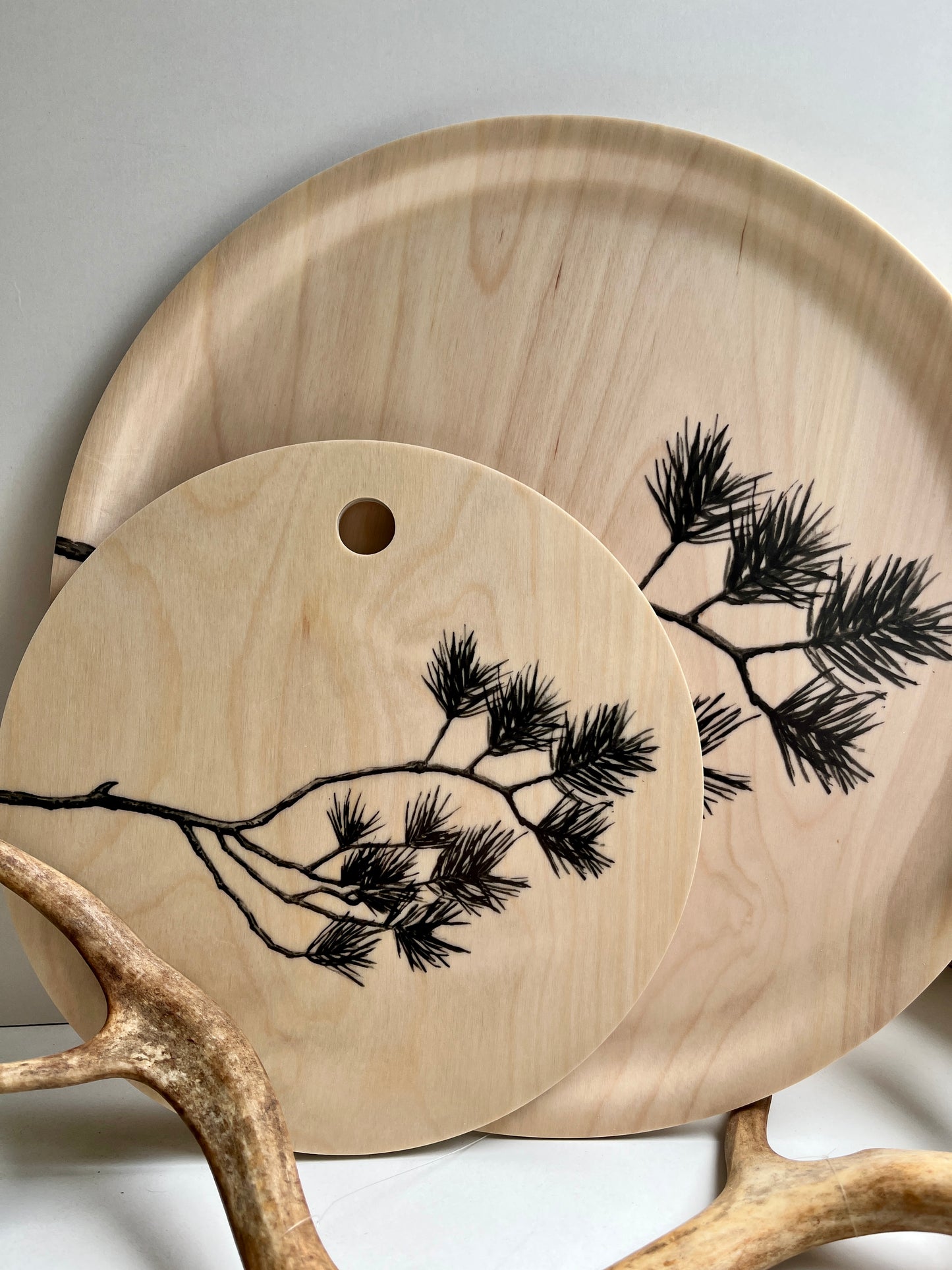 Miiko Schneidebrett Kieferzweig Ø24cm